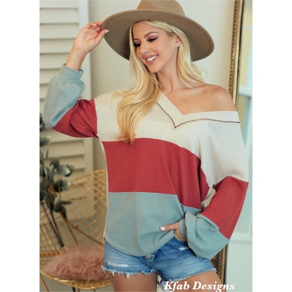 Tops - ❤️LAST 2! V Neck Waffle Knit Color Block Top